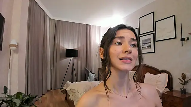 NicoleLuv webcam