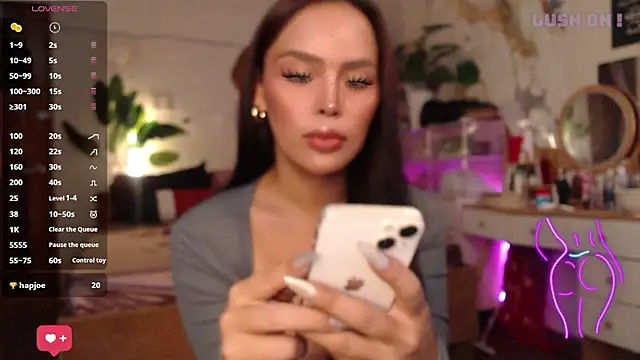 LooveLolitaa69 webcam