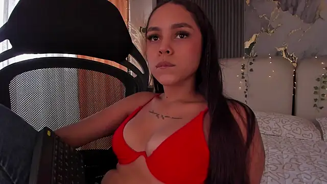 CarolineFyre webcam