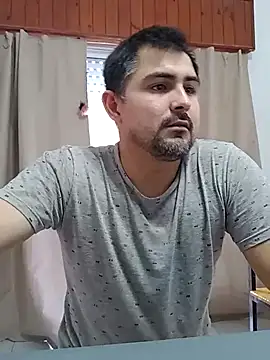 Bradd_32 Live Web Cam Show