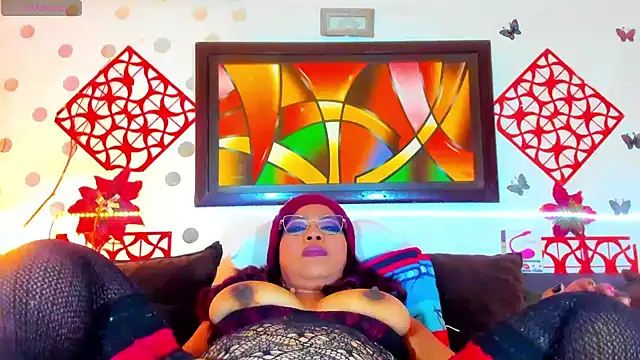 SQUIRTBRUNETE webcam