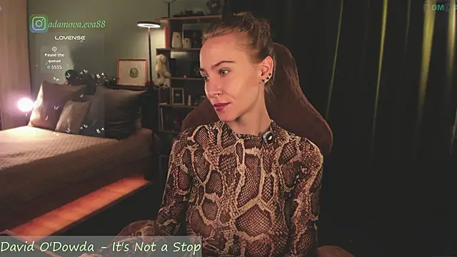 _Eva_Adama webcam
