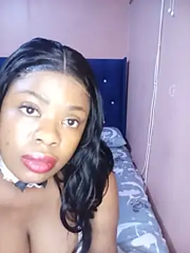 Luciouslips00 webcam