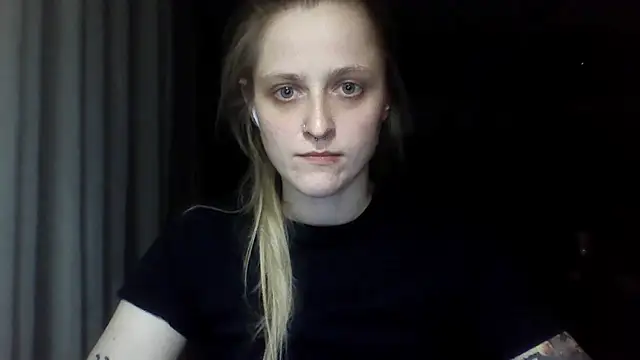 LeaWetGirl webcam