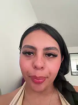 Aylin_Fox webcam