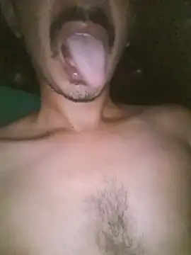 dreamtoungelick69 webcam