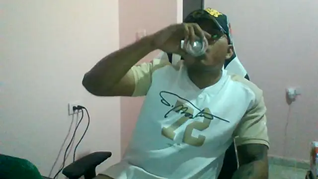 SaucyAffair0 webcam