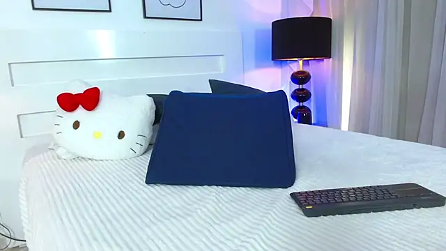 IsabelleDaza webcam