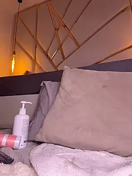 Sophie-velvet webcam