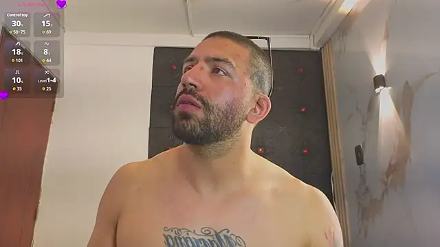 Lion_and_aria webcam