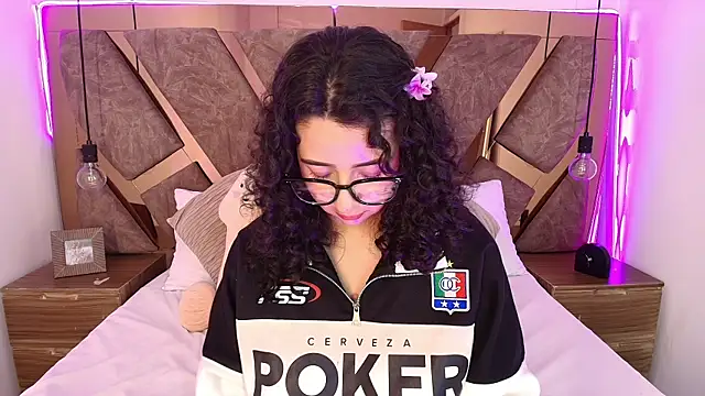 bella_swwan_ webcam