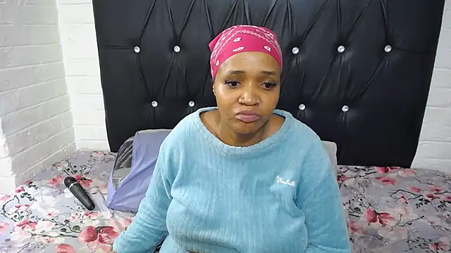 CandyBoobs69 webcam