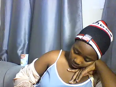 Flirty_charm webcam