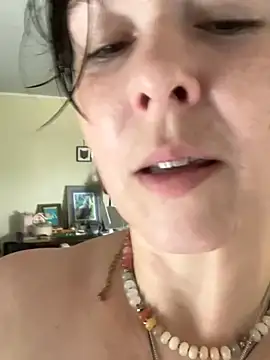 CUMFOREVERY1nTitTiES2 webcam