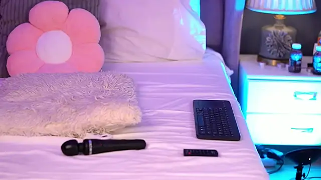 AmiraLovely webcam