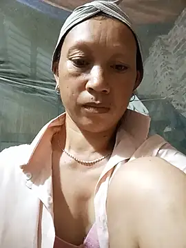 Heli_pusy live cam on StripChat