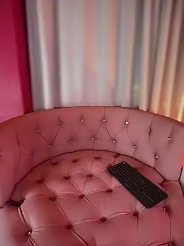 LeylaKnox webcam