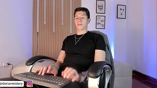 Dorianmistery2322_ webcam