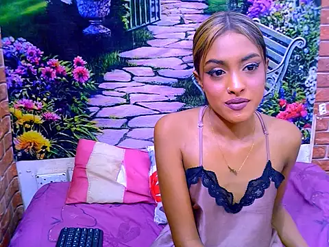 IndianPretty14u2Luv webcam