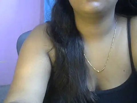 queen-of-queen - QUEEN-OF-QUEEN's free webcam - UK Sex Cams