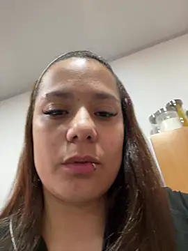 Pretty__Milf webcam