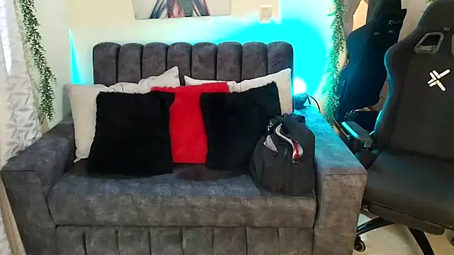 LUCYMILF_SEXY webcam