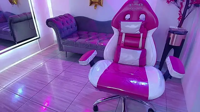 Patme_queen live cam on StripChat