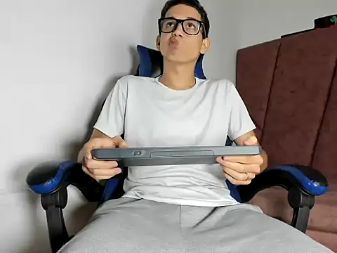 Steel_jheder Live Web Cam Show