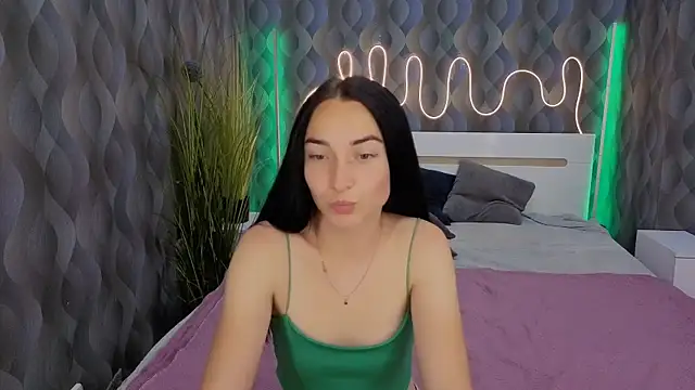 Yr_Shy_Bae webcam