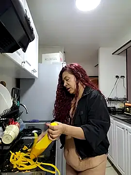 Scarlet_curly8a webcam