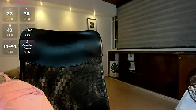 zoe_linss webcam