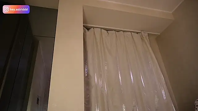 Astridwet Live Web Cam Show