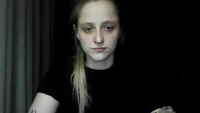 LeaWetGirl webcam
