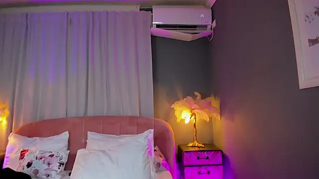 AmedeeaBanks webcam