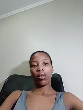 MsParisSmith webcam