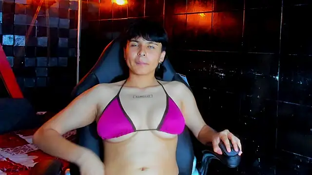 VioletFaith webcam
