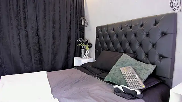 zam_noir webcam