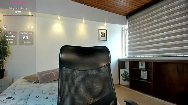 zoe_linss webcam