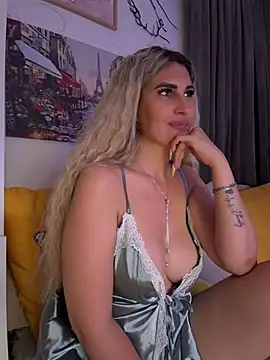 EvelynFrances webcam