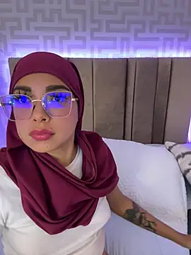 naishaa_ webcam