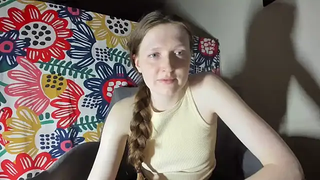 Holistic_woman webcam