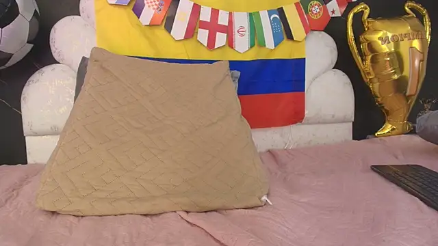 kissme_luna webcam