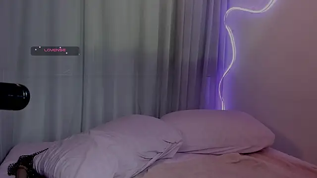 Sara_Foxx1 webcam