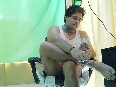 aronmiller404 webcam