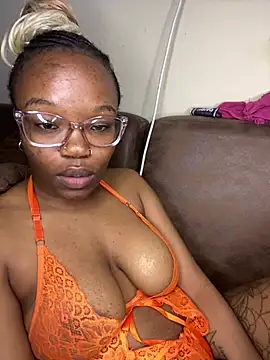 YummyMelanin117 webcam