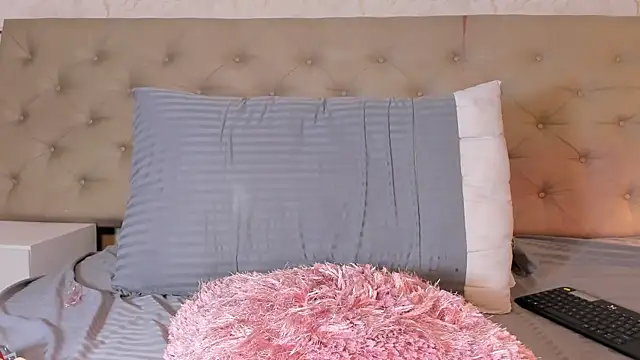 ThiiaraBrown webcam