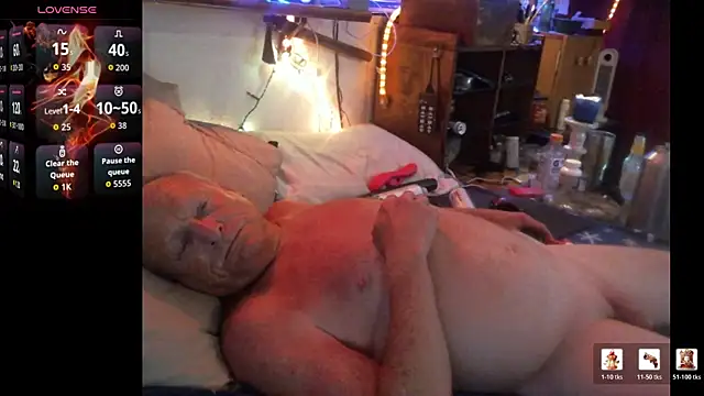 Pussyeat2please webcam