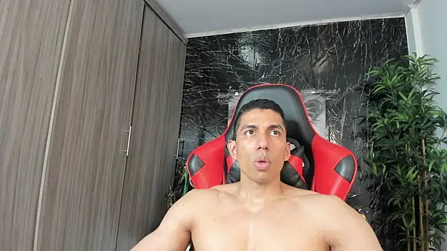 Erik_castle webcam