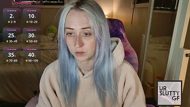 ursluttygf Live Web Cam Show