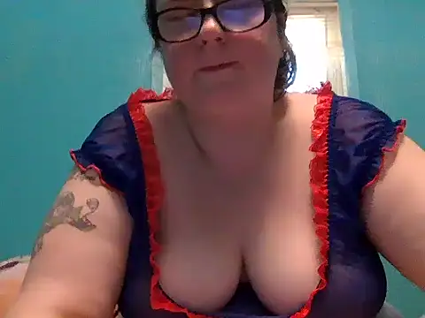 newfieocean live cam on StripChat